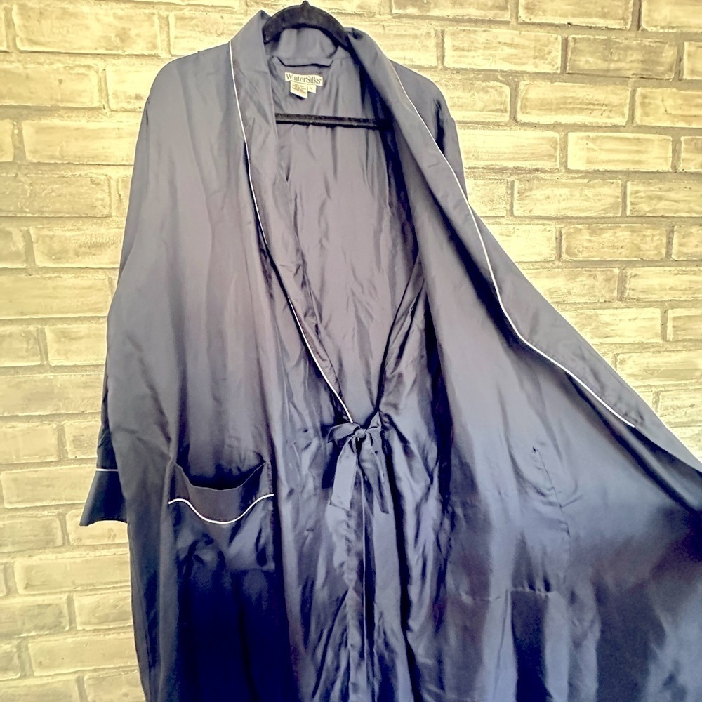 WinterSilks Navy Robe - Picture 3 of 5
